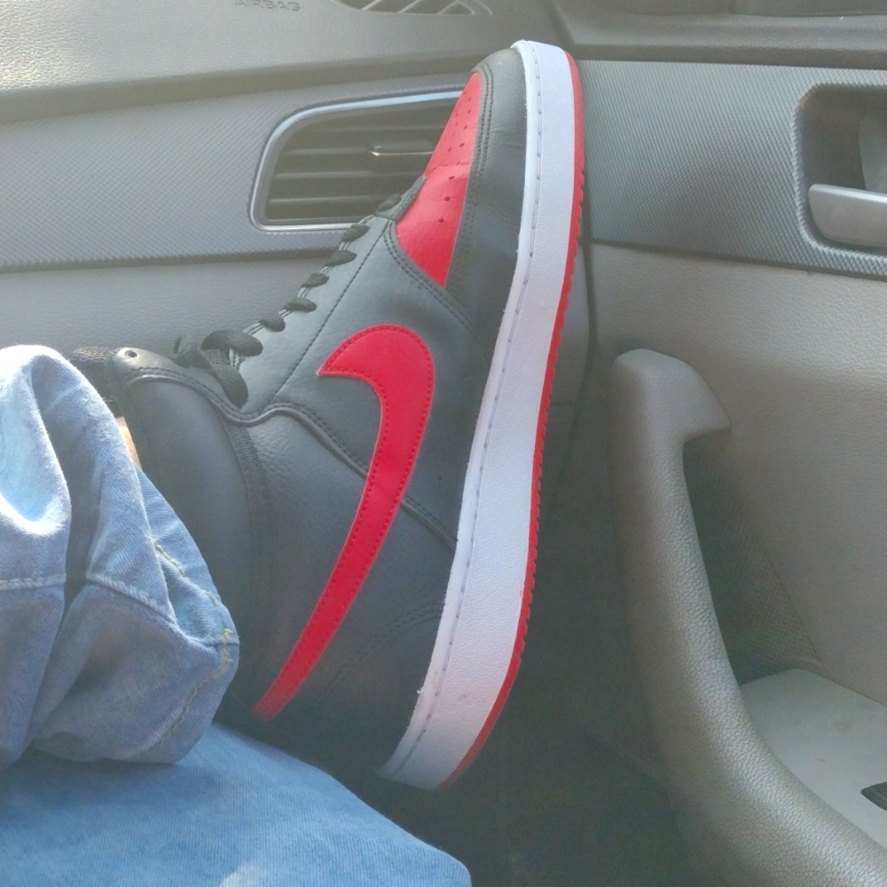 Men Size 11 Nike court vision red black